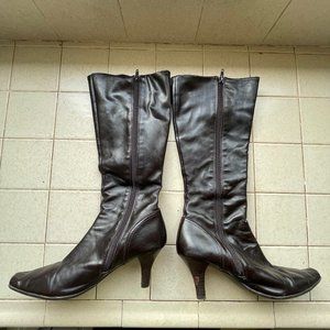 Liz Claiborne Dark brown boots size 9